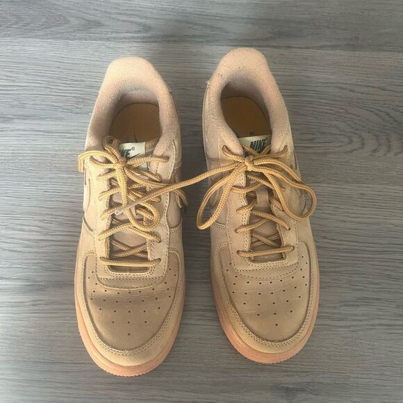 Nike Air Force 1 Tan Suede Sneakers LaceUp Boys 6Y Womens 8 - Picture 14 of 14
